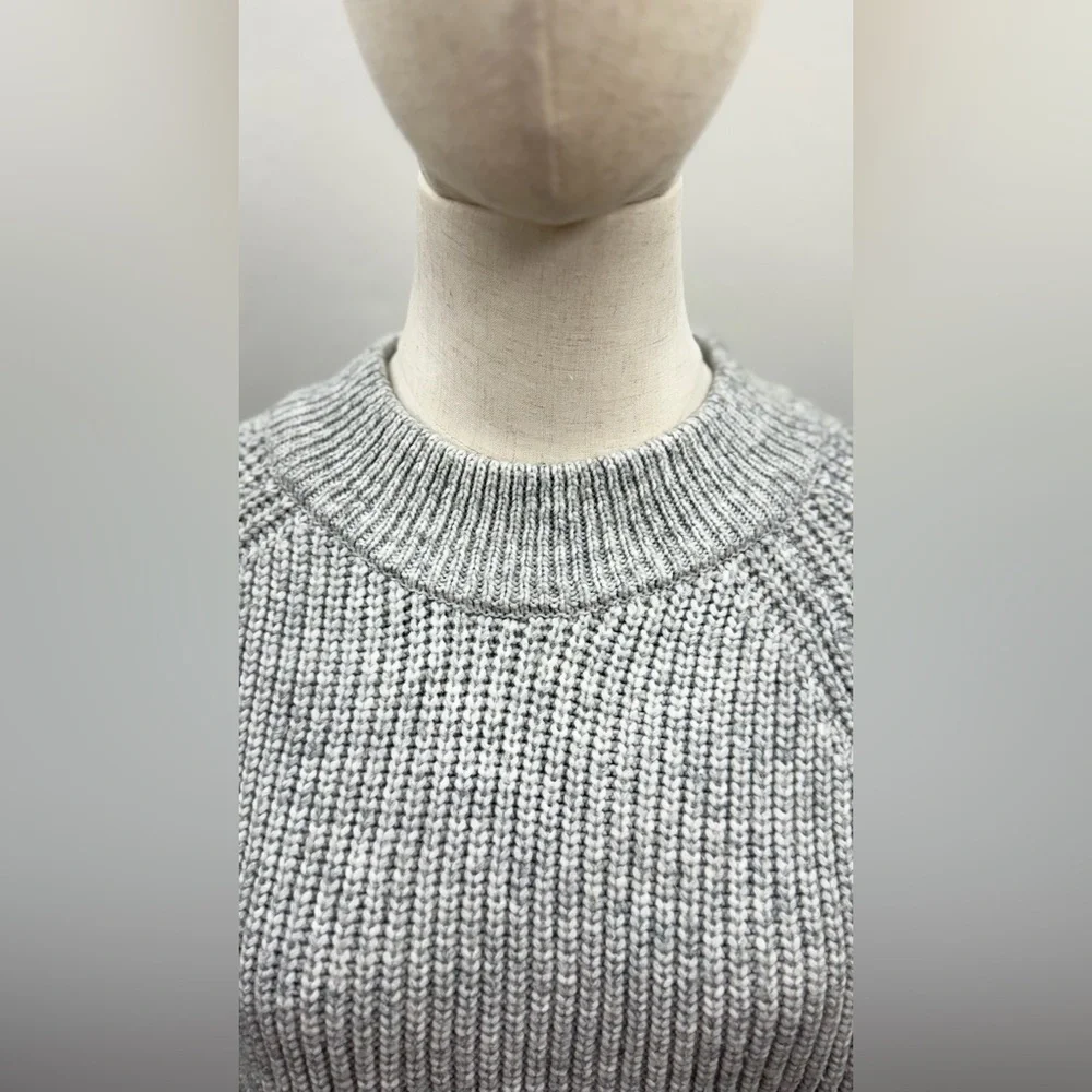 Double Zero chunky knit sweater in a classic light gray color Size S